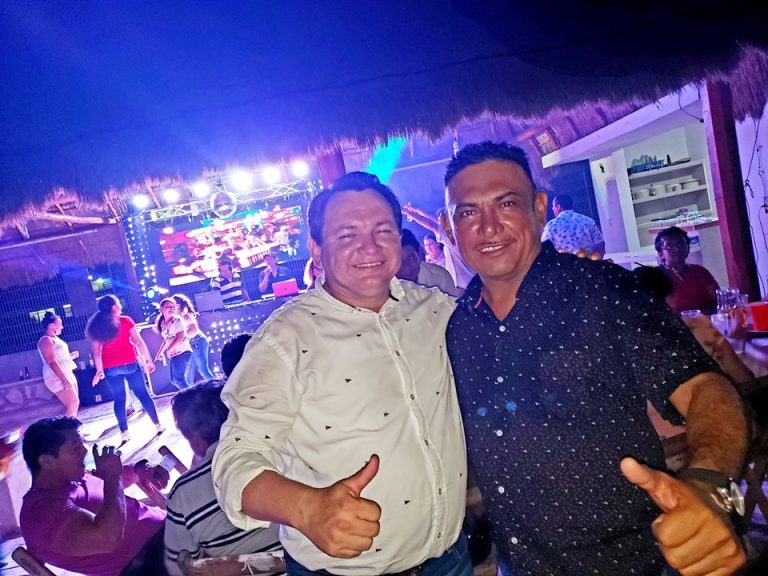 Cumpleaños sin austeridad, “Huacho” festeja  en grande