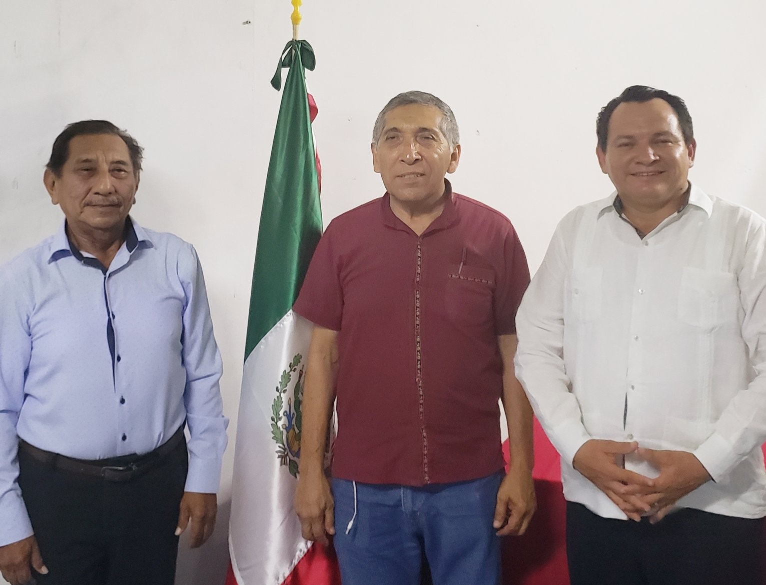 El delegado “Huacho” Díaz da su apoyo a diputados amenazados por Mario Mex