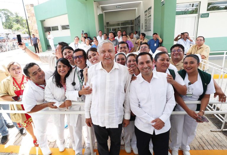 López Obrador expresa toda su confianza en la honestidad del gobernador Mauricio Vila y sabe que si transfiere recursos serán bien aplicados