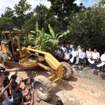 Construye el gobierno estatal caminos saca cosechas para beneficiar a los productores yucatecos