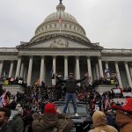Extremistas armados pro-Trump planean rodear el Capitolio antes de la toma de posesión de Biden