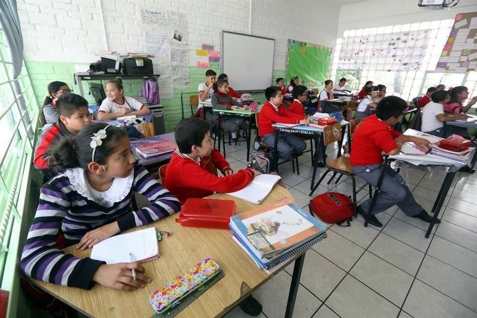 Escuelas privadas amenazan con regresar a las aulas