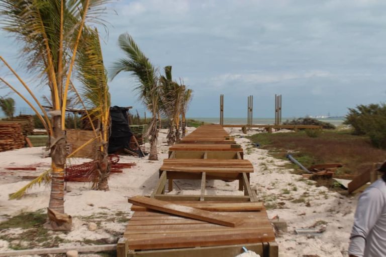 Avanza la construcción del nuevo parque de playa en el Malecón Internacional de Progreso