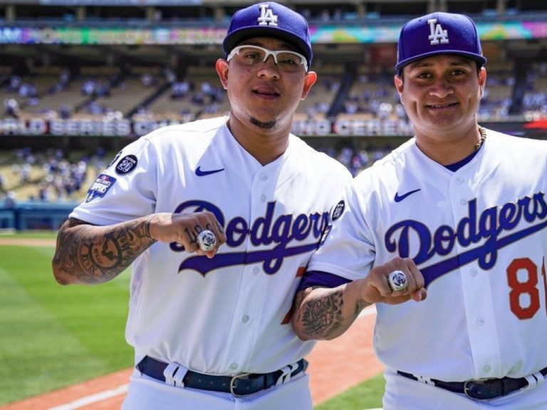 Con diamantes y zafiros, los Dodgers reciben anillo conmemorativo de la Serie Mundial