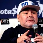 El equipo de médicos de Maradona lo abandonó “a su suerte”, señala informe