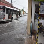 Ondas tropicales dejan fuertes lluvias en la Península de Yucatán