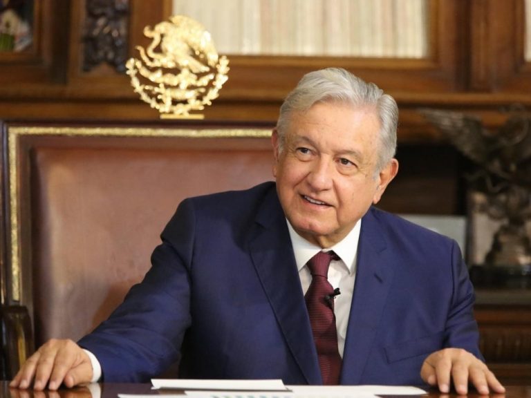 Refinería de Texas se compró con fideicomisos del Conacyt: AMLO