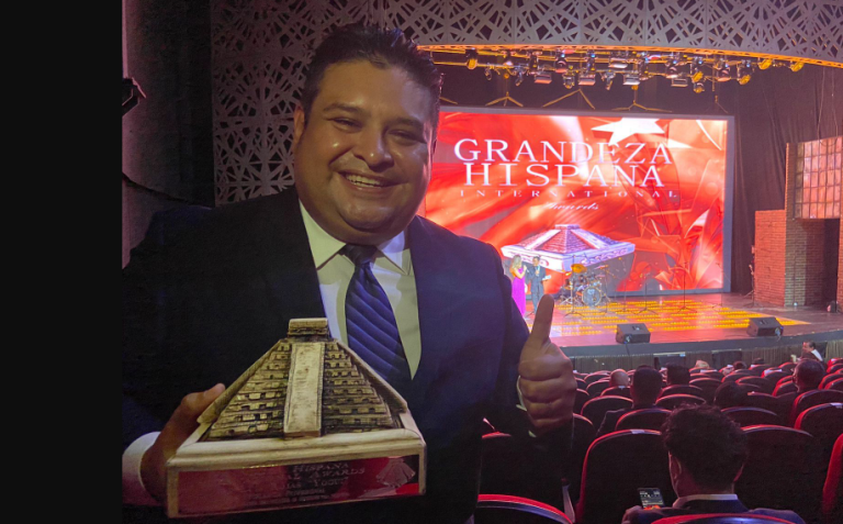 Destacan creadores  yucatecos en los premios Grandeza Hispana International Awards,