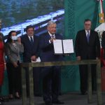 Firman convenio para construir los vagones del Tren Maya