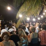 Cientos de jóvenes retan al Covid en Chicxulub: arman megafiesta pero autoridades  se las clausuran