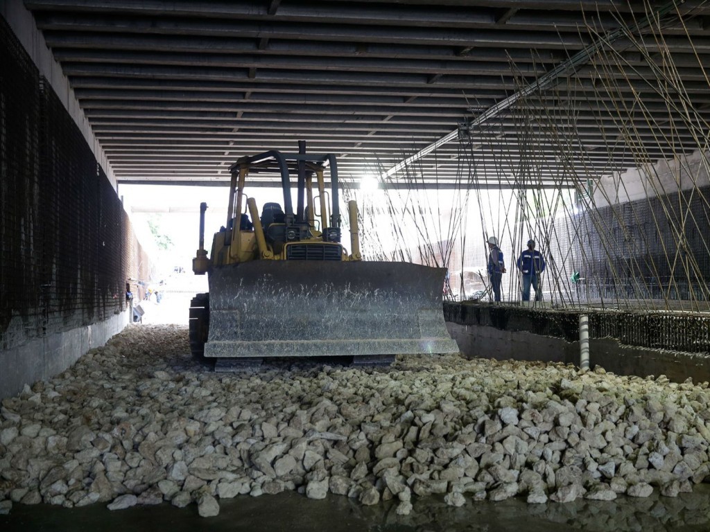 Sin afectaciones por las lluvias, los trabajos en el paso deprimido