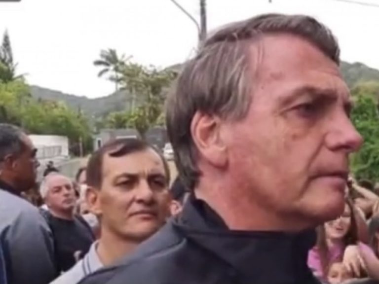 Niegan entrada al fútbol a Bolsonaro, presidente de Brasil, por no estar vacunado