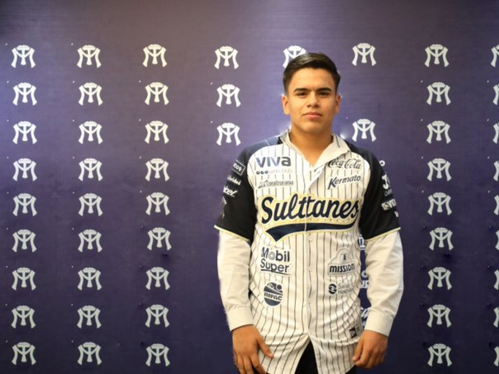 Sultanes de Monterrey firman al pitcher prospecto César de Leija