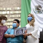 Reconocen más de 35 años de experiencia del profesor Manuel Rosado Canché