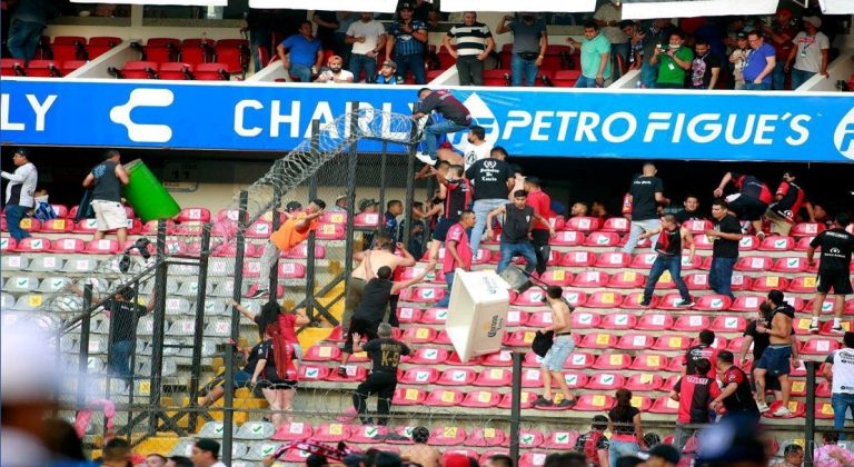 Salvaje pleito en el fútbol mexicano