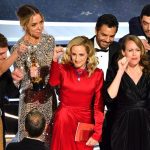 Eugenio Derbez y la producción de CODA emocionan en los premios Oscar al llevarse la estatuilla a Mejor Película