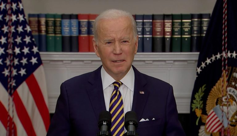 Biden pide juzgar a Putin por crímenes de guerra tras masacre de Bucha