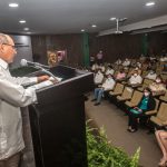 Segey reconoce al profesor Freddy Góngora