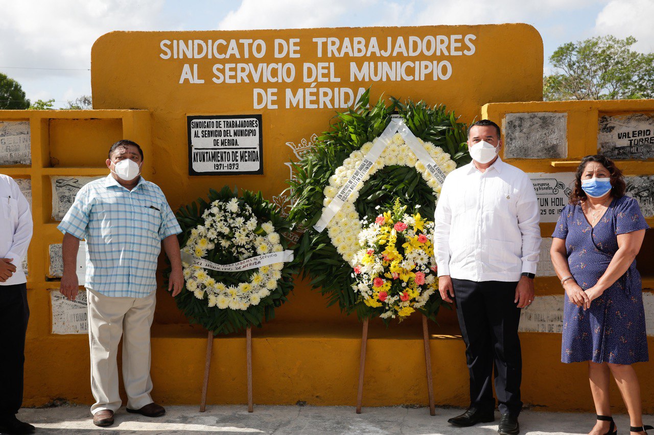 Rinden tributo a las empleadas y empleados que cumplieron en hacer una mejor Mérida