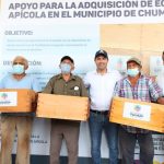 Con apoyo del Gobernador Mauricio Vila Dosal, personas con problemas visuales y de escasos recursos reciben lentes graduados 