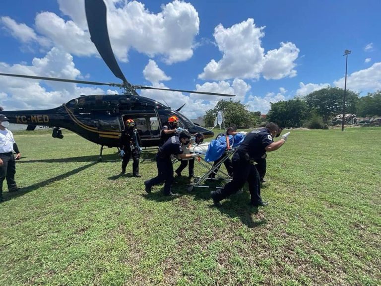 Joven con graves problemas de embarazo es trasladada en el helicóptero de la SSP desde Tizimín a Mérida