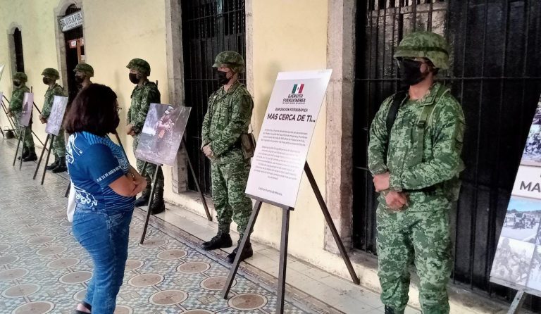 El Ejército inaugura exposición fotográfica en Valladolid