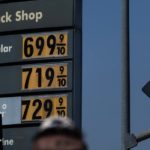 Aumento en el precio de la gasolina en Estados Unidos rompe récord superando los 5 dólares