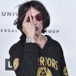 Ezra Miller, estrella de “The Flash”, podría salir de Warner Bros tras escándalos