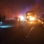 Queman dos restaurantes y cinco vehículos en Guerrero