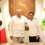Presenta el Gobernador Mauricio Vila Dosal al titular de la Segob, Adán Augusto López Hernández, el proyecto Ie-tram