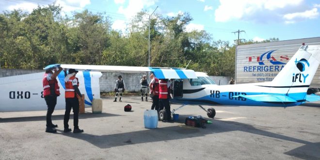 Aterriza de emergencia de avioneta de la escuela ”iFLY” en la Mérida-Campeche