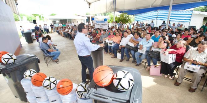 Arranca la entrega de paquetes “Mejora tu Primaria” en planteles de Mérida