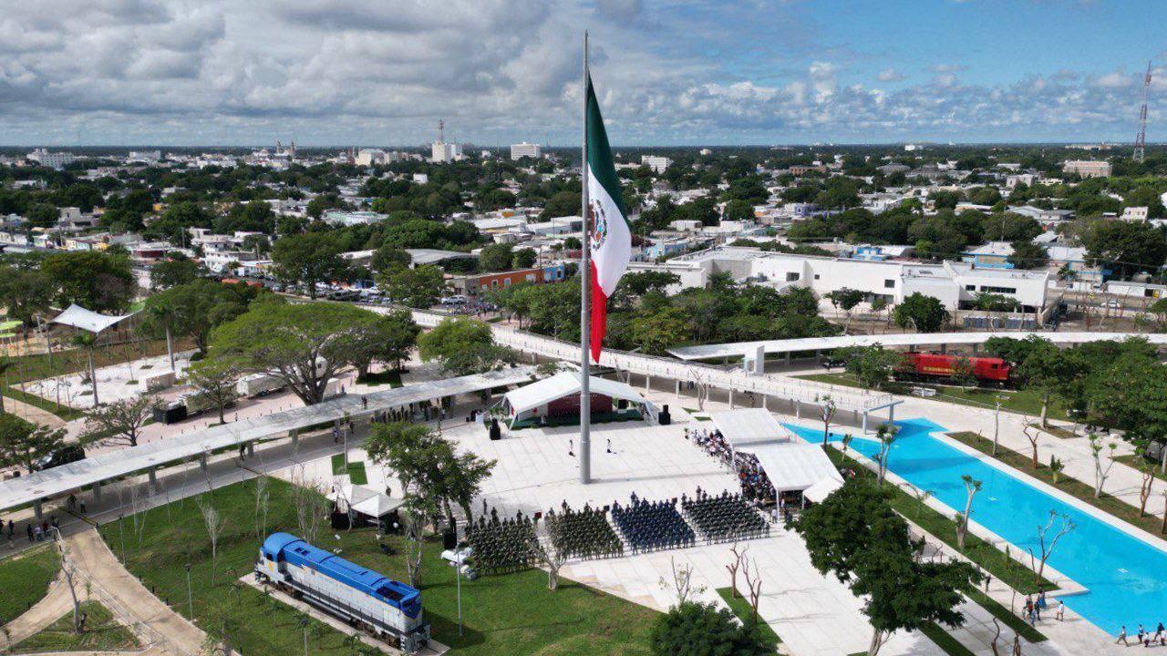 Trabajando en equipo, los yucatecos estamos escribiendo una historia de cambio y transformación al lograr tener el parque de “La Plancha”, el mejor de todo México