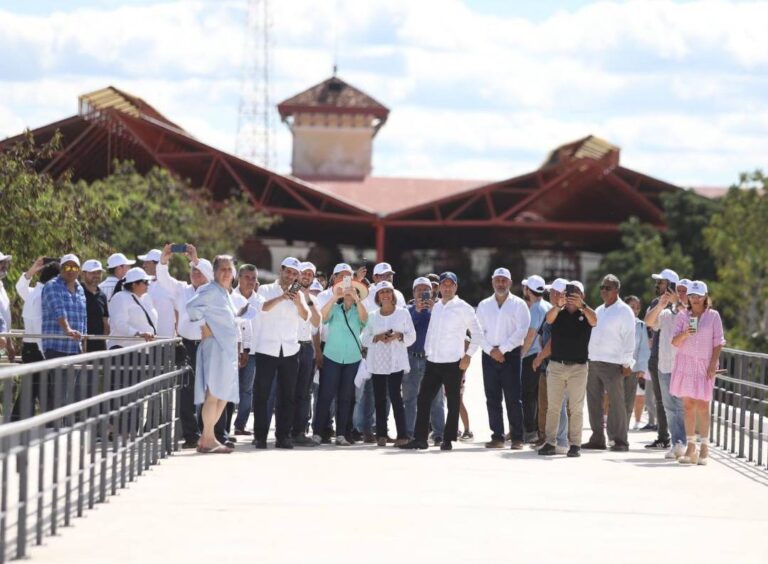 Recorre el Gobernador Mauricio Vila Dosal junto con su gabinete, el Parque de “La Plancha”, el mejor de México