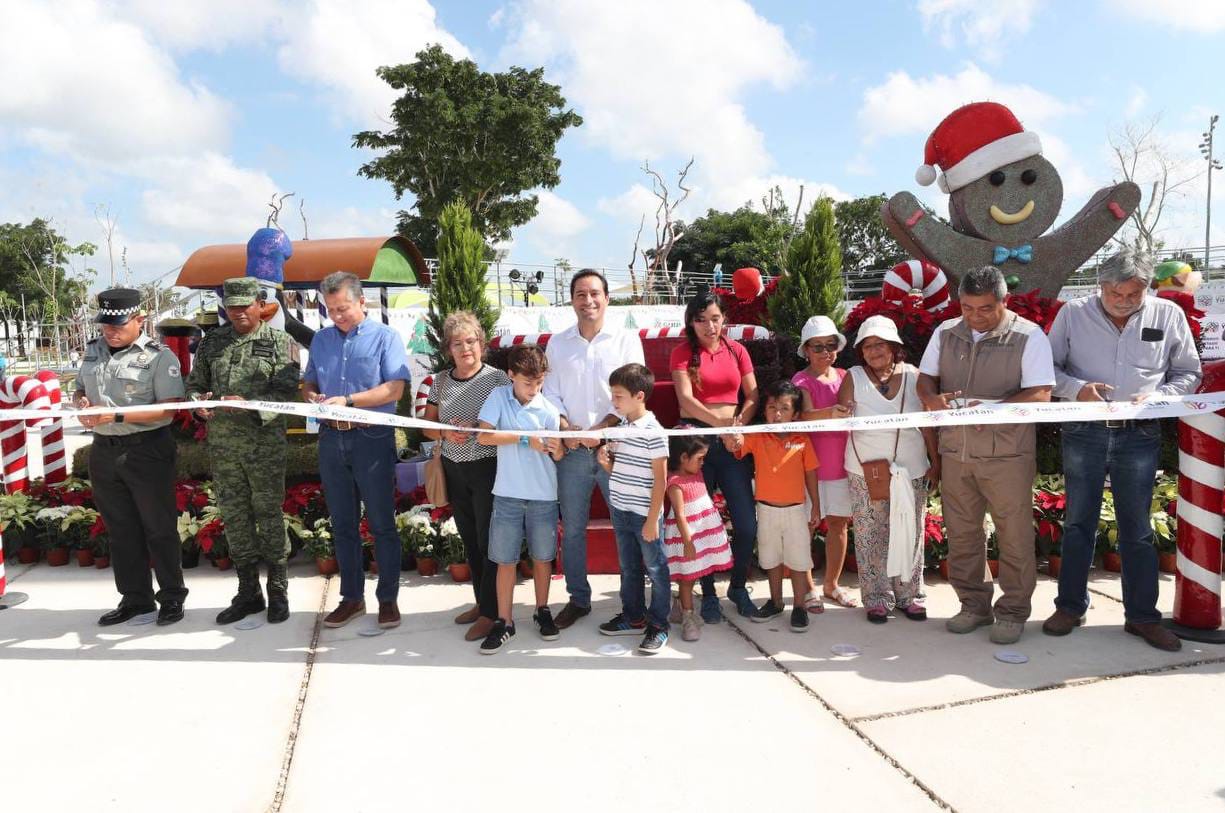 Familias yucatecas comienzan a disfrutar junto con el Gobernador Mauricio Vila Dosal, del Paseo Navideño de las Flores