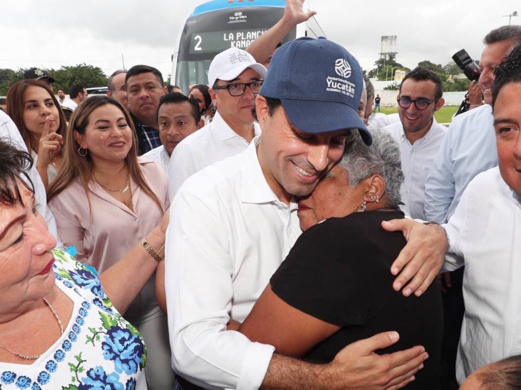 Con la entrega de más y mejores apoyos sociales, se construye una historia de cambio para quienes más lo necesitan en Yucatán