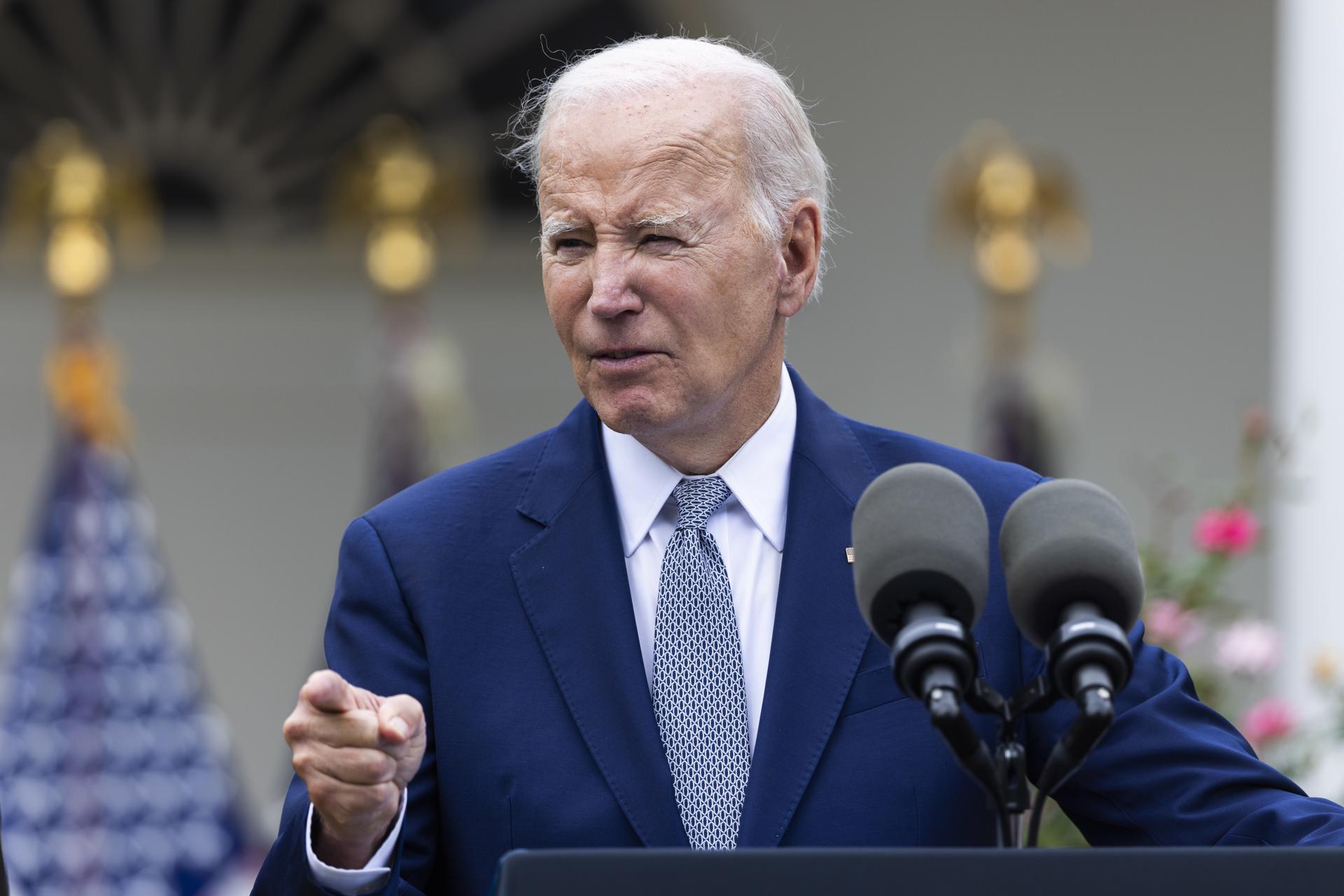 Biden pide aprobar reforma que permite cerrar frontera con México si está colapsada