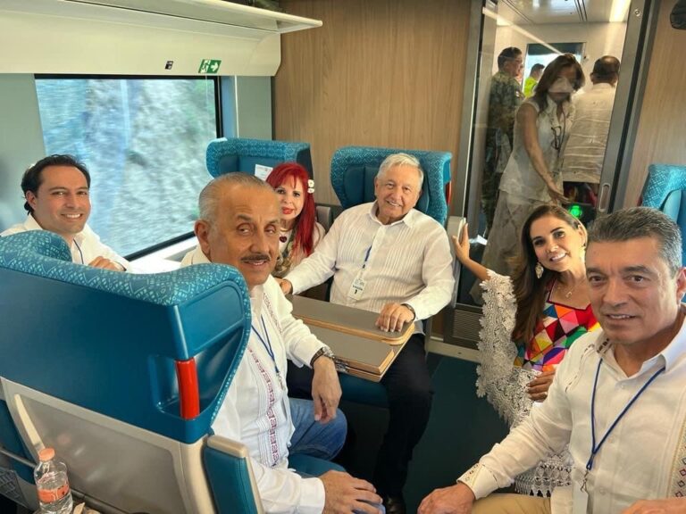 Acude Vila Dosal al primer recorrido del tramo Cancún-Palenque del Tren Maya