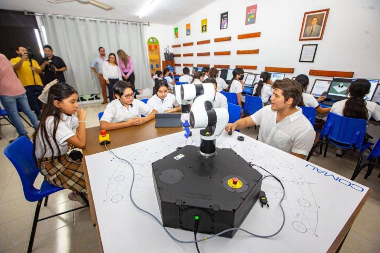 Vila Dosal impulsa educación tecnológica de vanguardia para niños y jóvenes de Yucatán