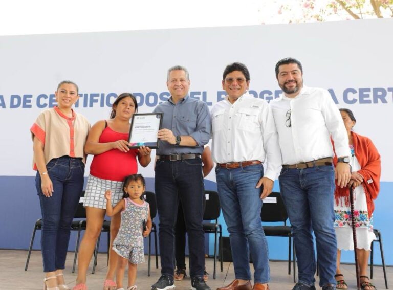 Más de 400 familias del sur de Mérida ya gozan de certeza patrimonial con el apoyo del Gobernador Vila Dosal