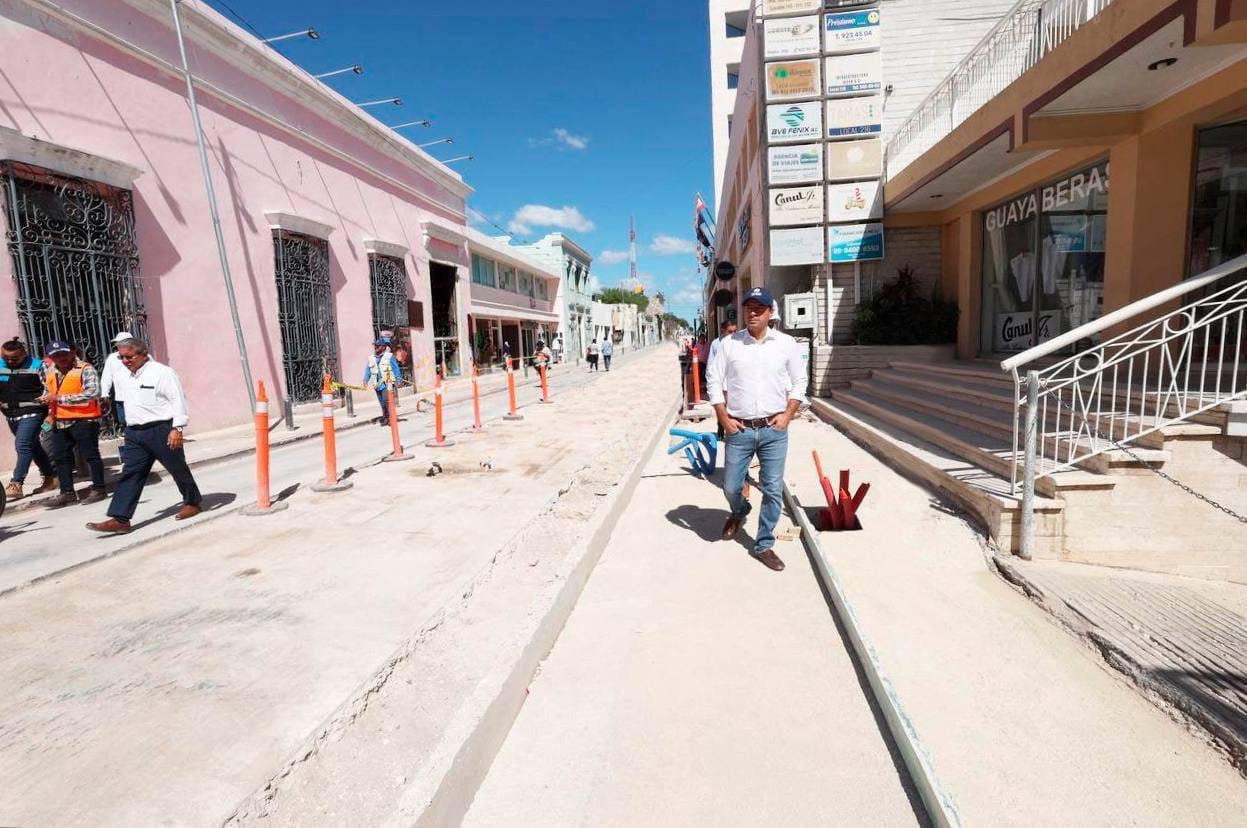 Vila constató el avance del Corredor Turístico y Gastronómico de la calle 60