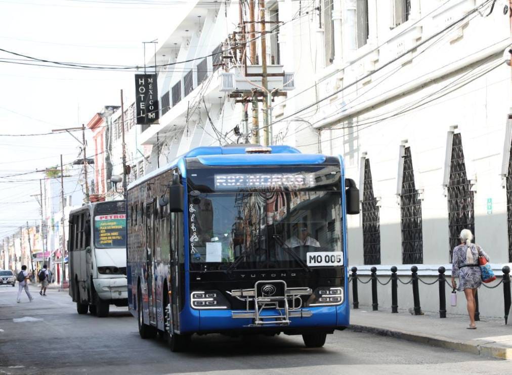 En marcha, la ruta Centro-Av. Canek-Almendros-UPY del Sistema de Transporte Público “Va y Ven” con nuevas unidades híbridas