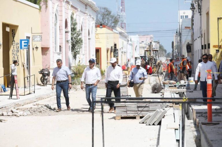 Vila supervisa los trabajos de construcción del Corredor Turístico y Gastronómico