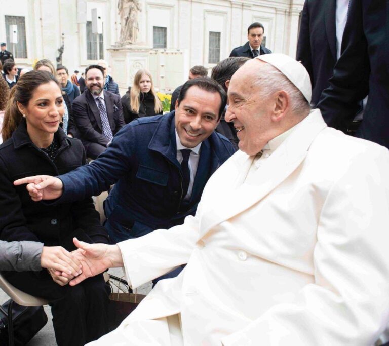 Vila, portador de las bendiciones del Papa Francisco para todos los yucatecos