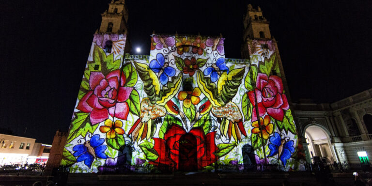 La vaquería y los videomapping de la catedral de vuelta a la Plaza Grande de Mérida