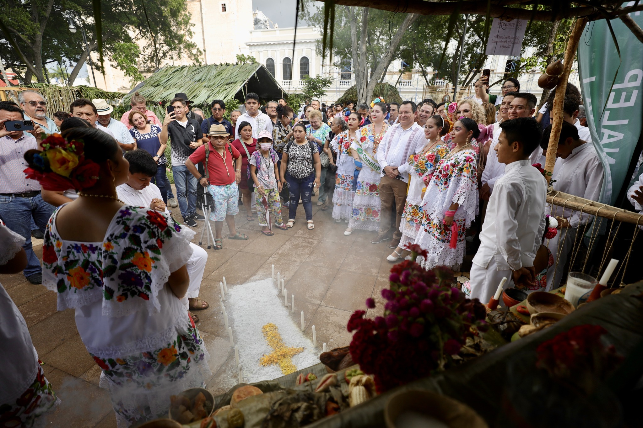 El pueblo recuperó la Plaza Grande para celebrar el Janal Pixan: Díaz Mena