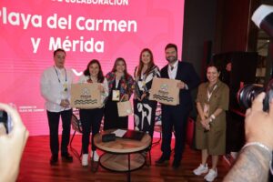 Ayuntamiento de Mérida firma acuerdos con Playa del Carmen y la aerolínea Viva Aerobús para colaborar en promoción turística de la ciudad.