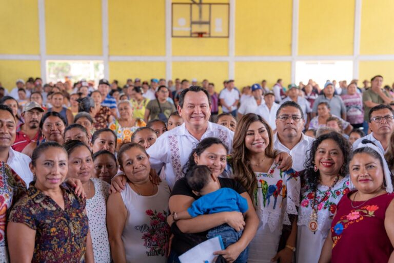 Díaz Mena presenta programa para madres autónomas