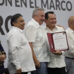 Díaz Mena reafirma compromiso con el magisterio yucateco
