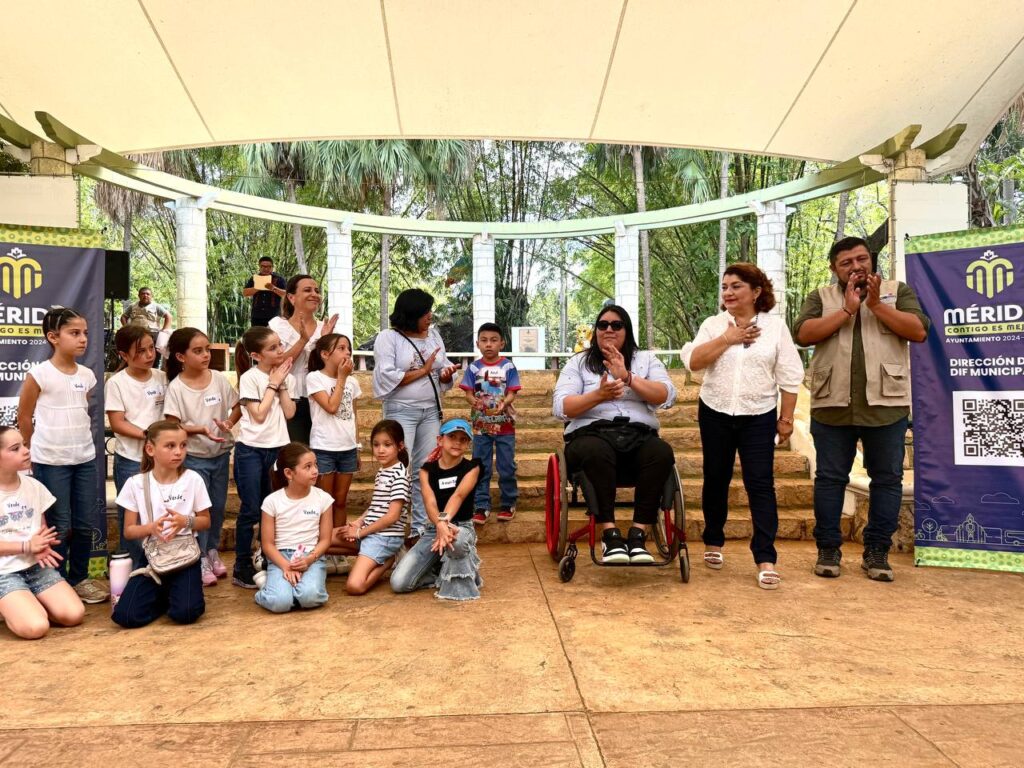 DIF Mérida festeja a niñas y niños con discapacidad. DIF Mérida festeja a niñas y niños con discapacidad.